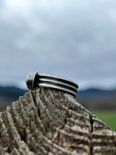 Load image into Gallery viewer, Rosecut grey star sapphire with triple wire band ring