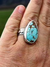 Load image into Gallery viewer, Sky cloud turquoise on a pine tree band ring
